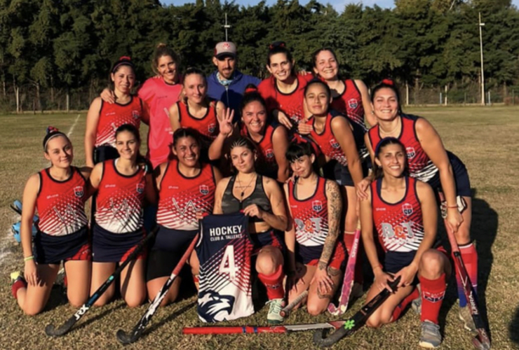 Imagen de Talleres sumó 4 triunfos ante Alvear en Hockey Femenino.