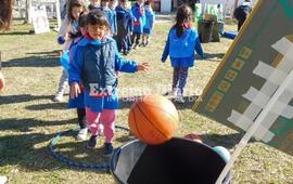 Imagen de Festejos en la Escuela N&deg;246 de Villa Amelia con ni&ntilde;os de toda la regi&oacute;n