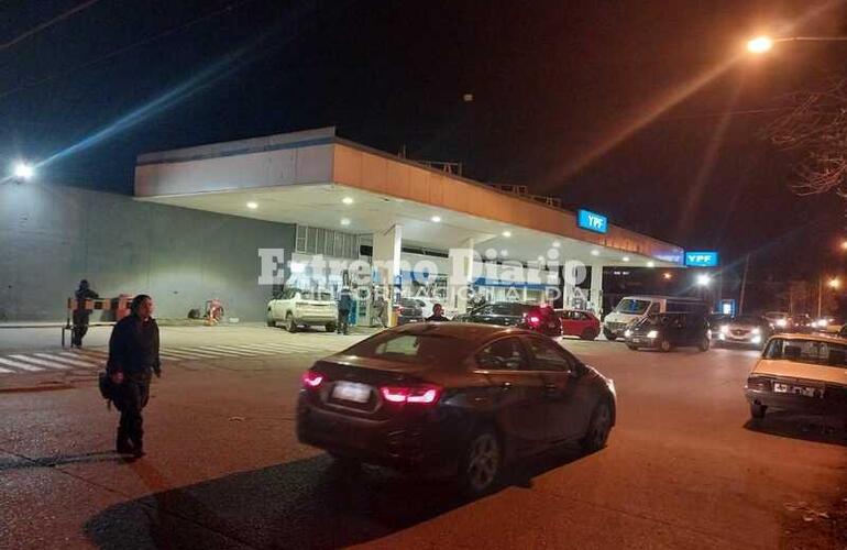 Imagen de Aumento de combustibles genera congestión en estación de servicio