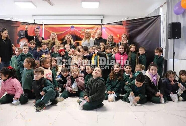 Imagen de Festejo por el Día de la Jardines de Infantes en Fighiera