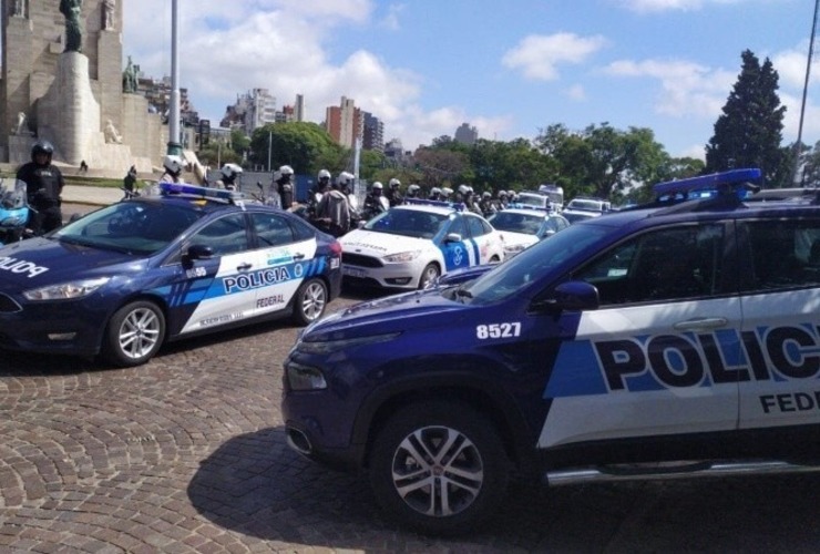 Los efectivos llegaron a Rosario en el marco del Plan Bandera. (PFA)