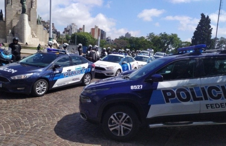 Los efectivos llegaron a Rosario en el marco del Plan Bandera. (PFA)