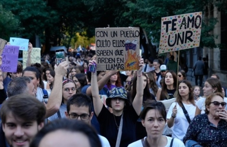 Las universidades de todo el pa&iacute;s realizar&aacute;n un cese de actividades en demanda de una discusi&oacute;n salarial. (Alan Monz&oacute;n/Rosario3)