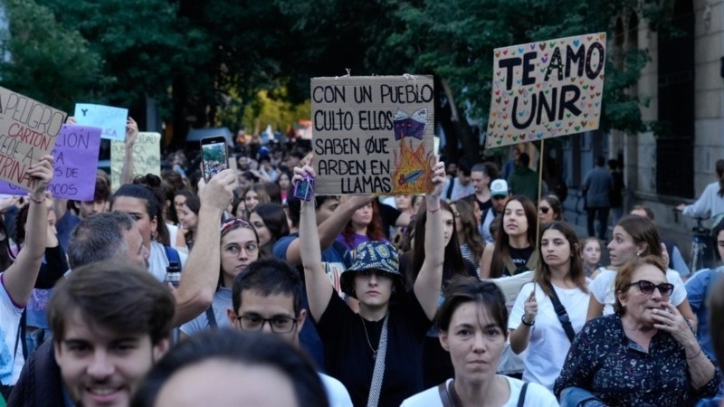 Las universidades de todo el pa&iacute;s realizar&aacute;n un cese de actividades en demanda de una discusi&oacute;n salarial. (Alan Monz&oacute;n/Rosario3)