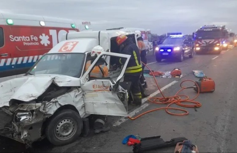 Este lunes se registró un choque múltiple en la autopista a la altura de Funes.
