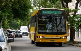 Los coches interurbanos tienen tramos urbanos y muchos pasajeros reclaman por bajas frecuencias. (Alan Monz&oacute;n/Rosario3)