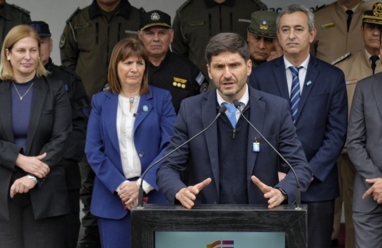 Pullaro dio su discurso este martes en Rosario, respaldado por Bullrich y Javkin (Alan Monzón/Rosario3)