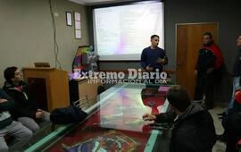 Imagen de Elias Mustafa brind&oacute; una capacitaci&oacute;n en el cuartel de Bomberos Voluntarios