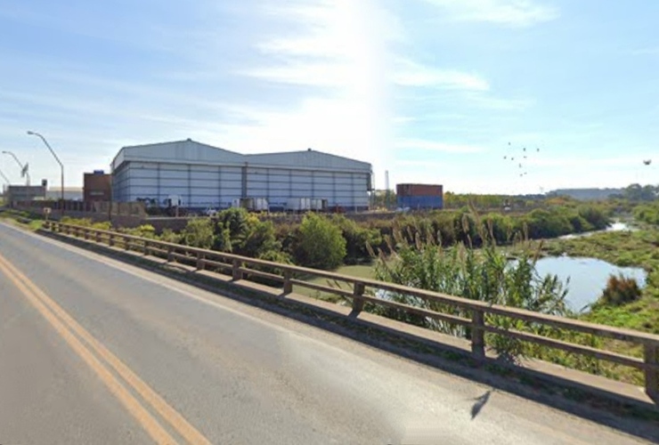 El frigor&iacute;fico de pescados sigue sin resolver sus irregularidades y contamina fundamentalmente el arroyo Seco.