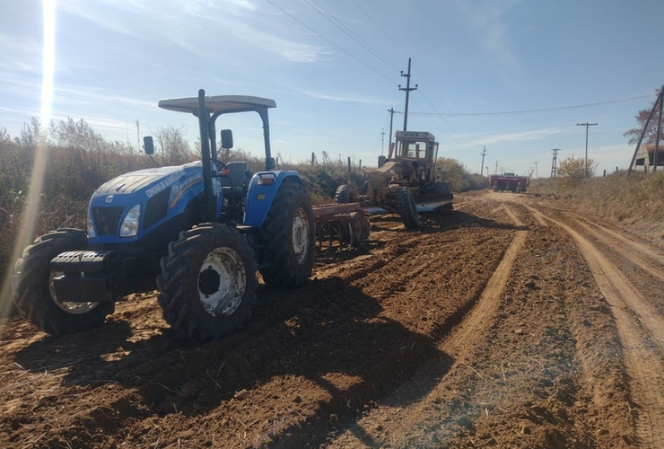 El gobierno de Paponi aportó el disco y tractor para abovedar un tramo de 2km.