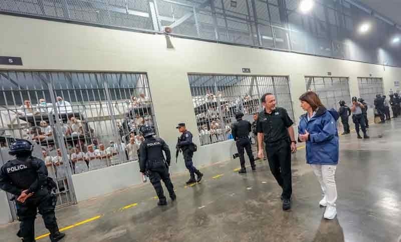 Imagen de Bullrich visit&oacute; El Salvador: tom&oacute; ideas para reforzar la seguridad y se reunir&aacute; con Bukele
