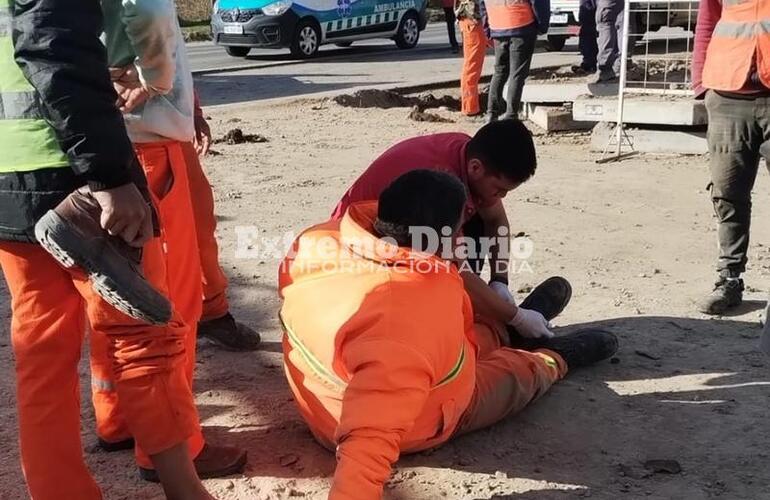 El momento en que los heridos eran asistidos por AMAS.