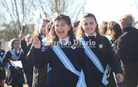 Imagen de Emotivo acto oficial y promesa de lealtad a la bandera