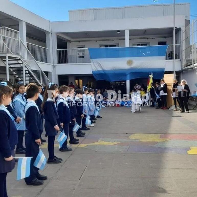 Imagen de Escuela Santa Lucía: Jornada especial por el Día de la Bandera