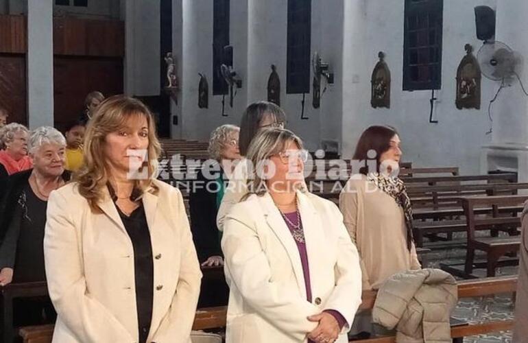 Imagen de La Escuela Santa Lucía celebró la jubilación de Gabriela Di Libero y Claudia Leonzio