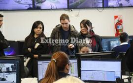 Imagen de Capacitaci&oacute;n a operadores de monitoreo municipal en la central del 911