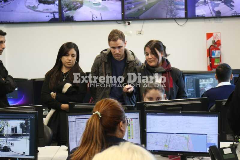 Imagen de Capacitaci&oacute;n a operadores de monitoreo municipal en la central del 911