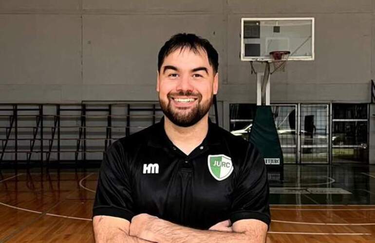 Imagen de Juan Pablo Reartes, nuevo DT de la 1era división masculina de básquet C.A.U.